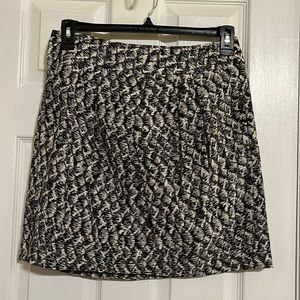 Banana Republic skirt, size 8.  32”waist, 18” length